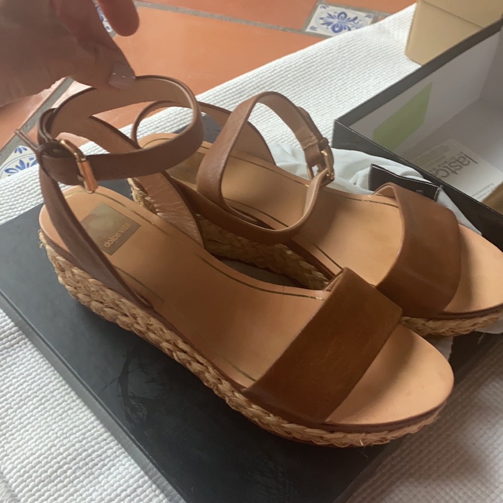 Dolce vita wedge sandal tan leather shoe bag +box
